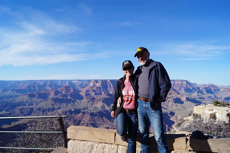 Der Entwickler unseres Verbundbeschlags mit seiner Frau bei ihrer Reise in Arizona am Grand Canyon.