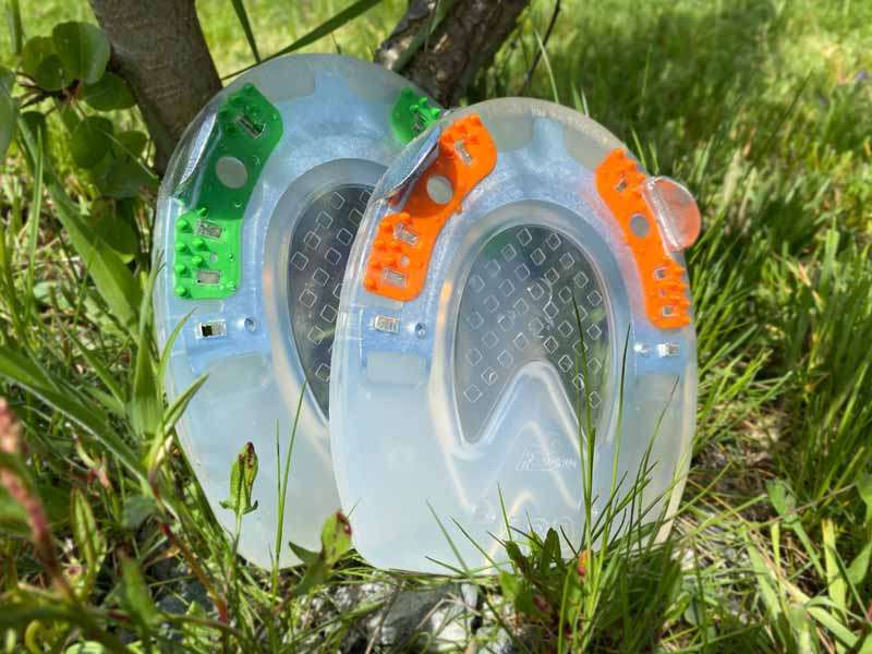 ferratura in plastica con superficie della suola chiusa in diversi gradi di durezza della plastica