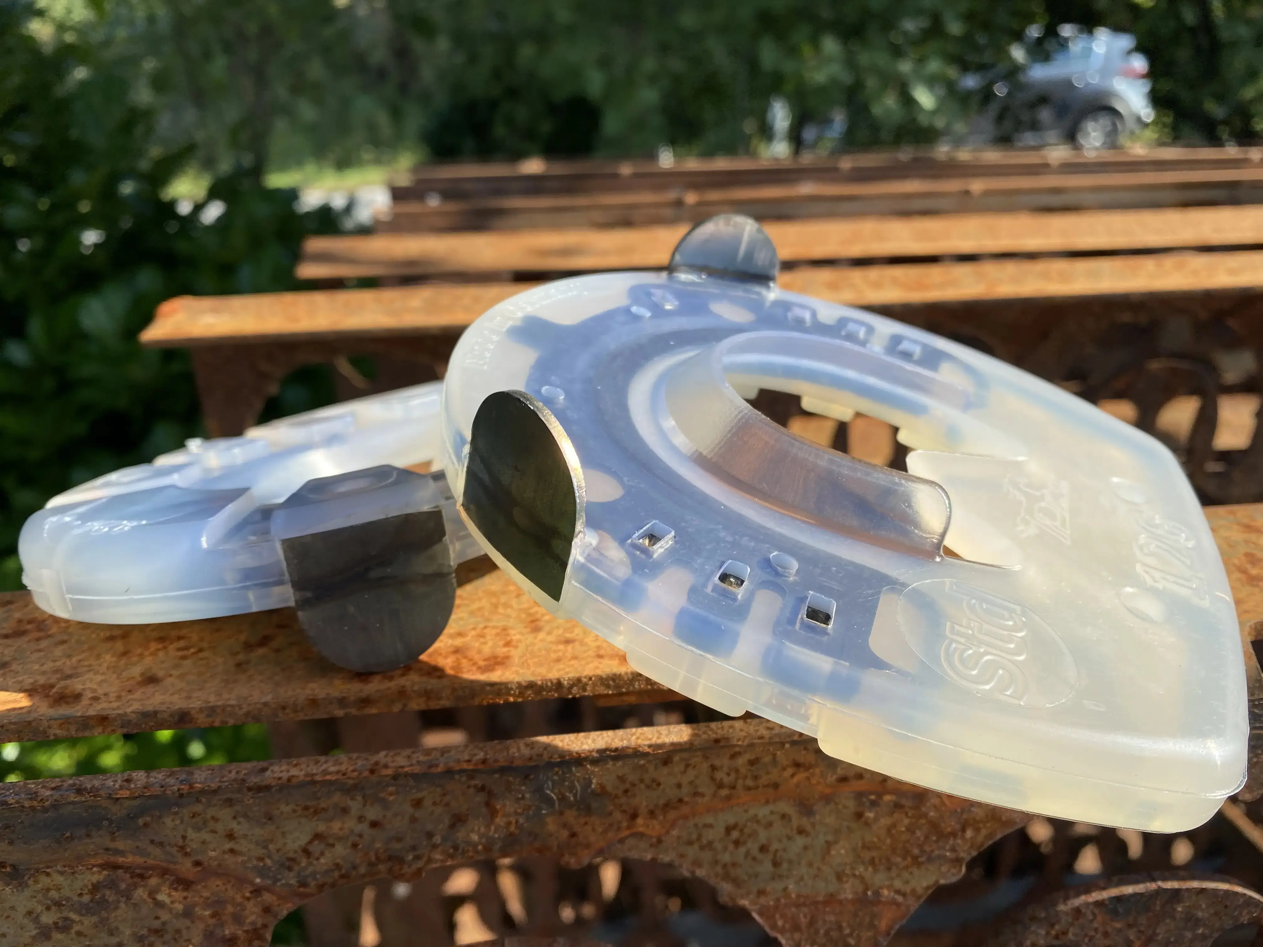 Günstiger Verbundbeschlag: der Basic Standard mit Seitenkappen und Profil.