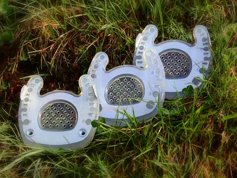 Die zehenoffenen Verbundbeschläge werden umgangssprachlich oft Rehebeschlag genannt. Wir haben verschiedene Modelle im Sortiment: Ohne Seitenkappen, mit Seitenkappen und mit Seitenkappen und Gewinde für Stollen