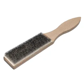 Brosse à lime pour nettoyer et entretenir les râpes à sabot